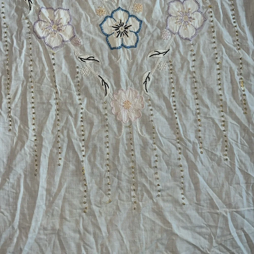 Antique embroidered Elegant coverlet or bedspread 90” x 72”